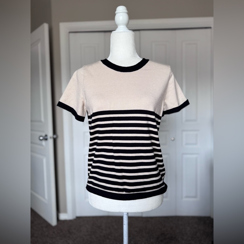 Zesica Short Sleeve Striped Knit Crewneck Shirt size Small